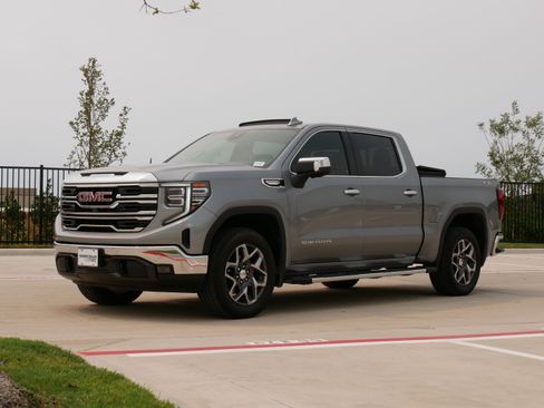 Used 2025 GMC Sierra 1500 SLT AWD/4WD image 5