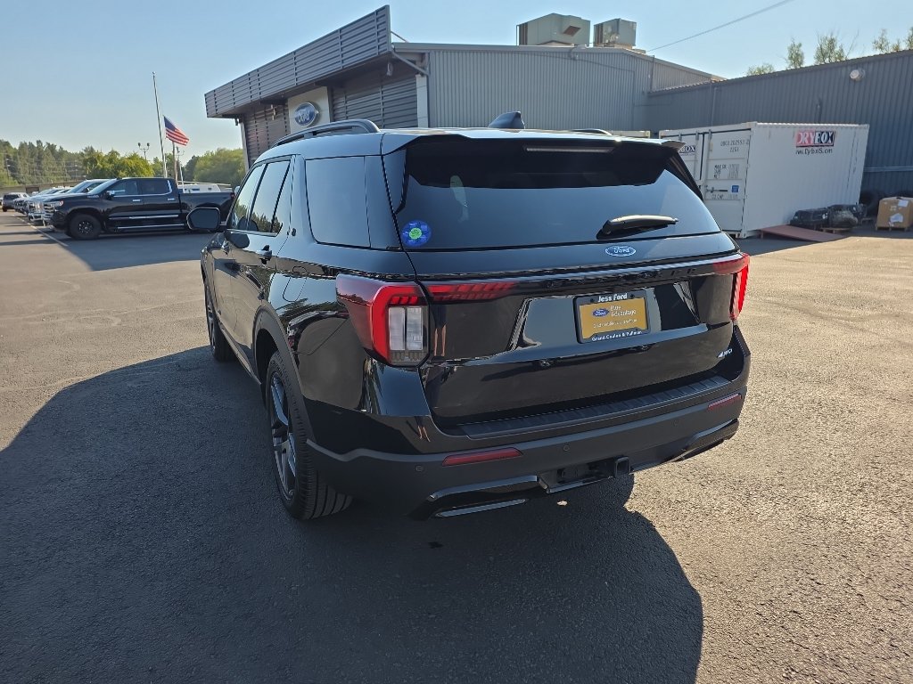 Certified 2025 Ford Explorer ST-Line w/ ST-Line Street Pack AWD/4WD image 11