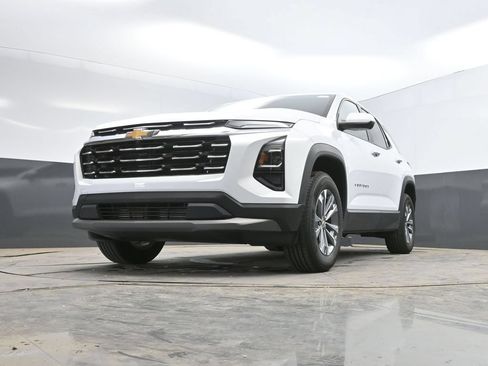 Used 2025 Chevrolet Equinox LT AWD/4WD image 34