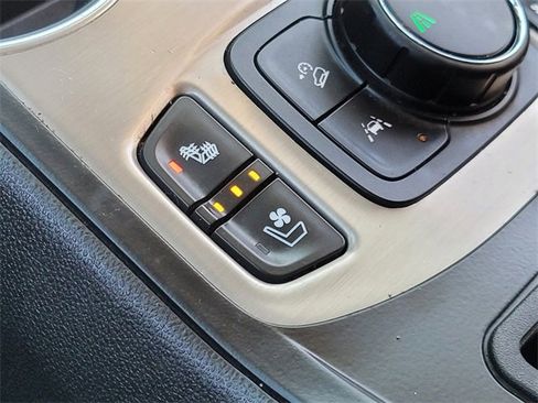 Used 2019 GMC Terrain Denali w/ Advanced Safety Package image 30