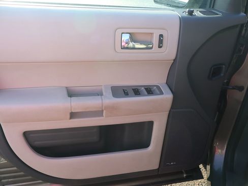Used 2012 Ford Flex SE image 18