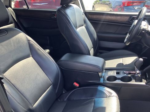 Used 2018 Subaru Outback 3.6R Limited image 14