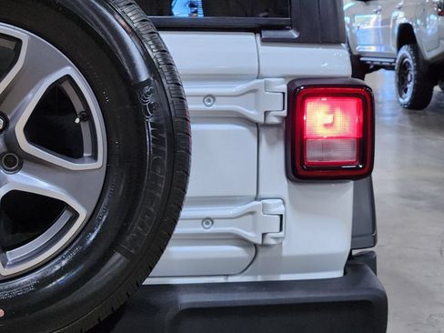 Used 2022 Jeep Wrangler Unlimited Sport AWD/4WD image 22