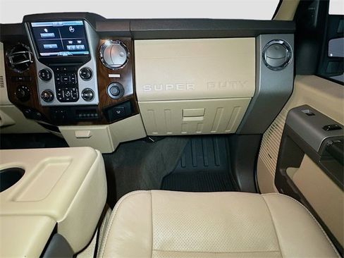 Used 2016 Ford F250 Lariat w/ Lariat Ultimate Package image 32