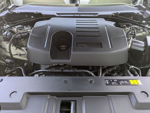 Certified 2024 Land Rover Defender 110 X-Dynamic SE image 33