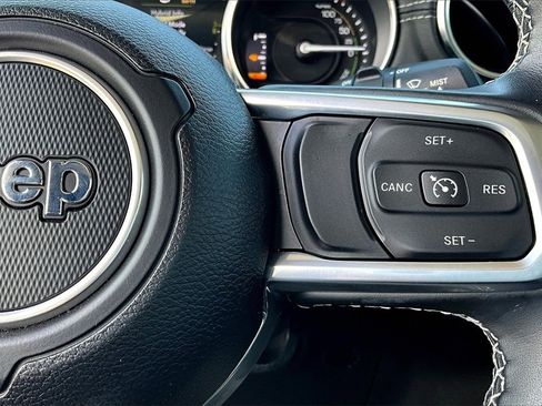 Used 2022 Jeep Wrangler Unlimited Sahara w/ Cold Weather Group image 19