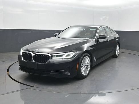 Used 2022 BMW 530i w/ M Sport Package RWD image 2