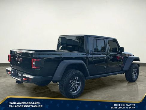Used 2025 Jeep Gladiator Mojave w/ Safety Group AWD/4WD image 7