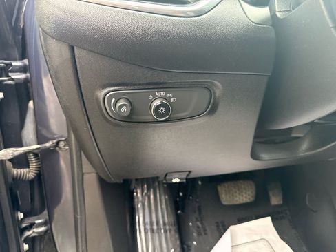 Used 2019 Chevrolet Equinox LT AWD/4WD image 18