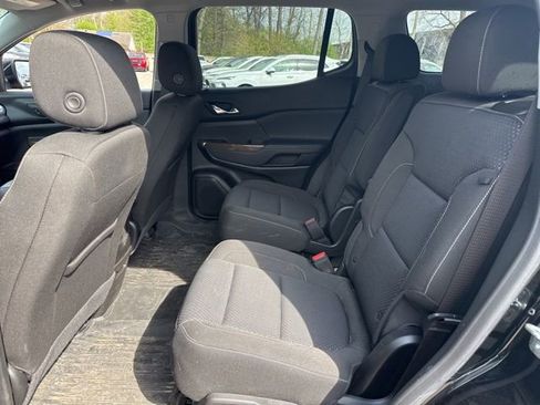 Used 2023 GMC Acadia SLE w/ LPO, Floor Liner Package FWD image 13