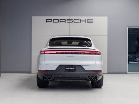 Certified 2026 Porsche Cayenne Coupe AWD/4WD image 6