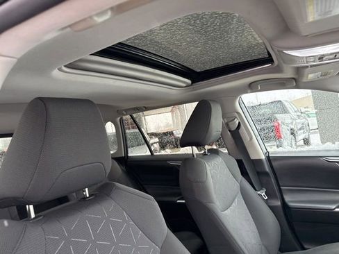 Used 2021 Toyota RAV4 XLE w/ Convenience Package image 33