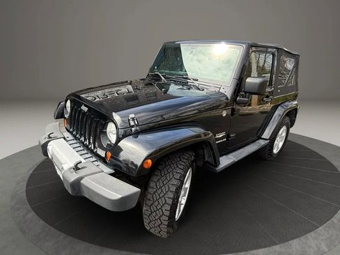 Used 2011 Jeep Wrangler Sahara w/ Dual Top Group AWD/4WD image 37