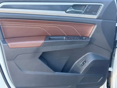 Used 2023 Volkswagen Atlas SEL Premium image 16