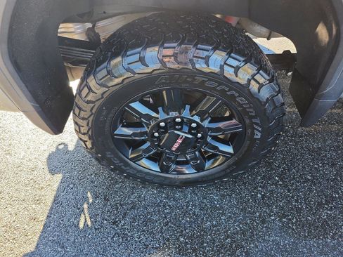 Certified 2025 GMC Sierra 2500 AT4 w/ AT4 Premium Plus Package image 6