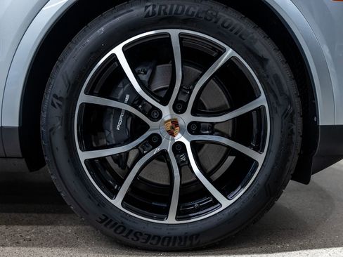 New 2026 Porsche Cayenne image 21