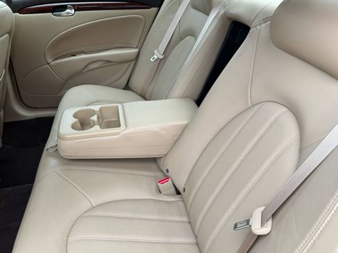 Used 2007 Buick Lucerne CXL w/ Luxury Package FWD image 29