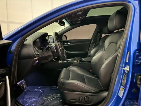 Used 2020 Kia Stinger GT-Line w/ Sun & Sound Package image 18