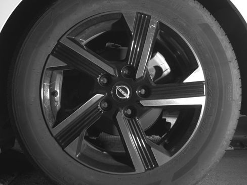 Used 2025 Nissan Sentra SV FWD image 14