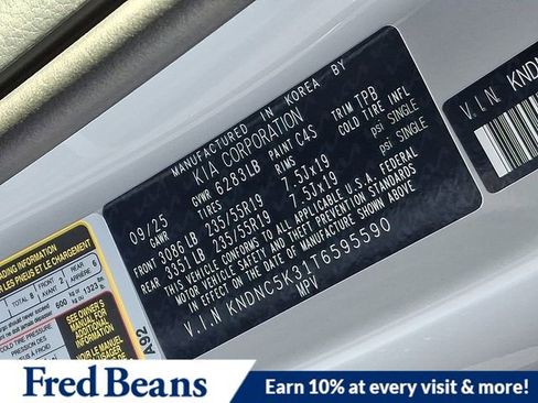 New 2026 Kia Carnival EX image 18