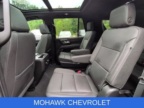 Used 2022 Chevrolet Tahoe Z71 w/ Luxury Package AWD/4WD image 27