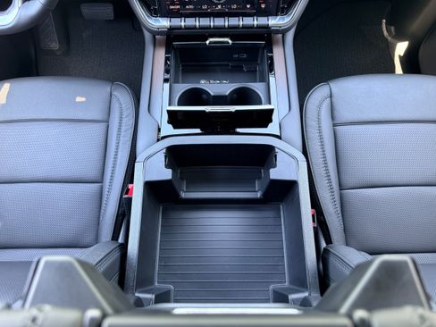New 2026 GMC Yukon Denali w/ Sun & Power Step Package AWD/4WD image 18