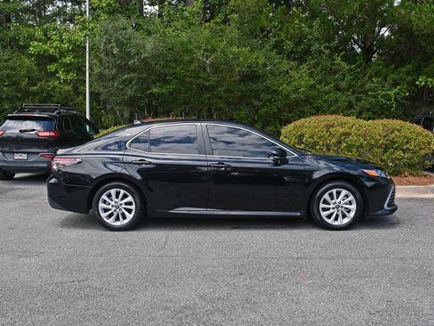 Used 2024 Toyota Camry LE w/ Convenience Package FWD image 5