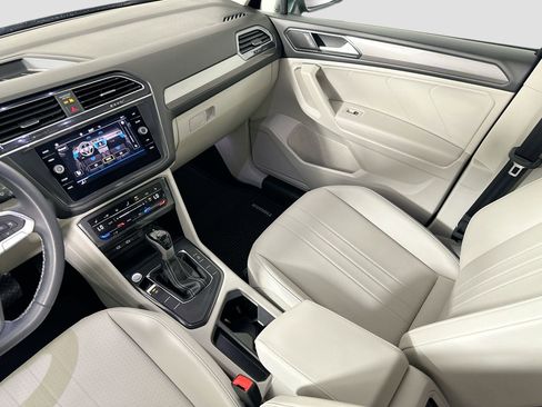 Certified 2023 Volkswagen Tiguan SE image 21