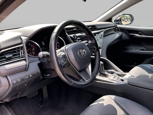 Used 2019 Toyota Camry XSE FWD image 17