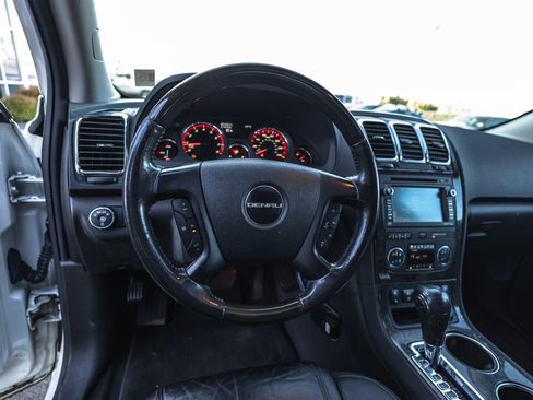 Used 2011 GMC Acadia Denali image 9