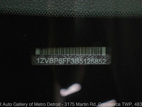 Used 2011 Ford Mustang GT Premium w/ Comfort Pkg RWD image 18