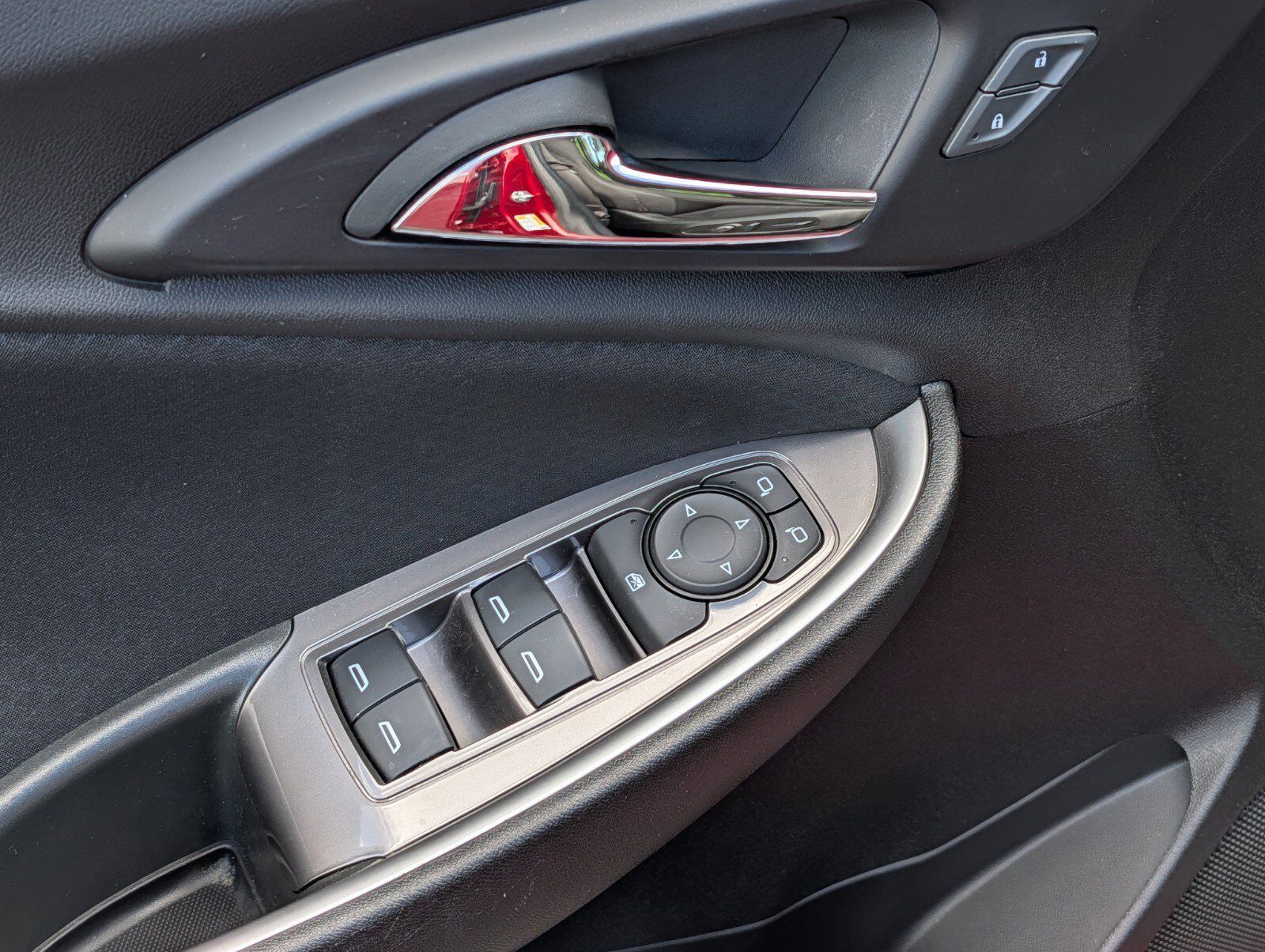 Used 2025 Chevrolet Malibu RS FWD image 23
