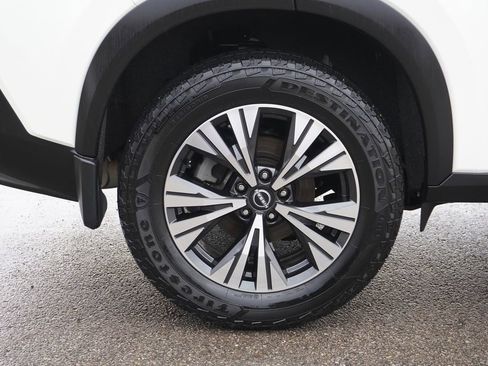 Used 2023 Nissan Rogue SV image 12