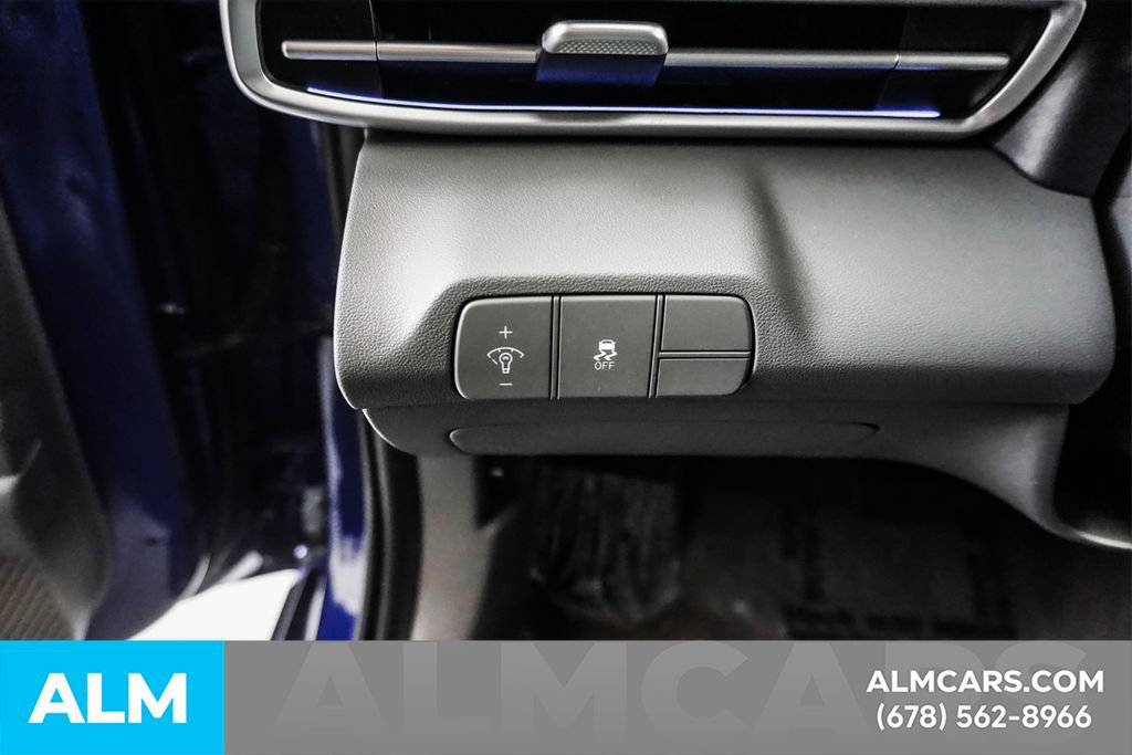 Used 2025 Hyundai Elantra SEL FWD image 32