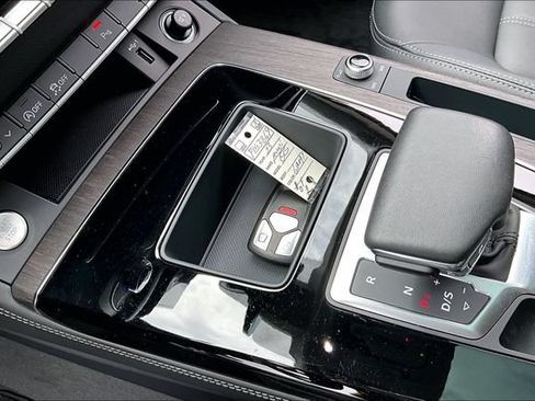 Used 2023 Audi Q5 Premium w/ Premium Plus Package AWD/4WD image 10