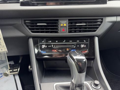 Used 2025 Volkswagen Jetta Sport image 19