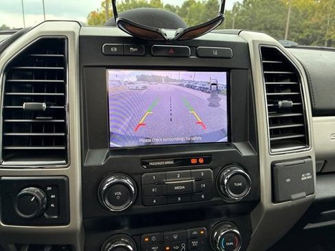 Used 2020 Ford F250 Lariat w/ Lariat Ultimate Package AWD/4WD image 14