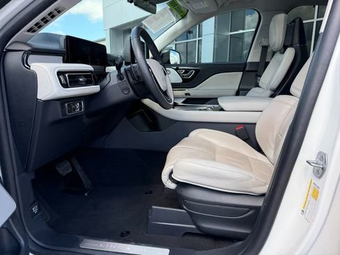 Used 2025 Lincoln Aviator Reserve w/ Equipment Group 201A AWD/4WD image 19