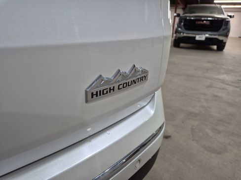 Certified 2021 Chevrolet Traverse High Country image 33
