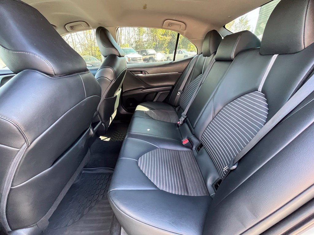 Used 2022 Toyota Camry SE FWD image 29