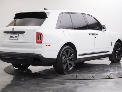 Used 2023 Rolls-Royce Cullinan AWD/4WD image 5