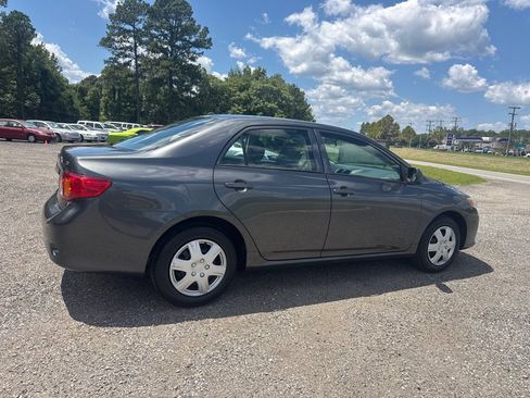 Used 2010 Toyota Corolla LE w/ All Weather Guard Pkg FWD image 12