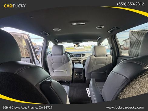 Used 2022 Buick Enclave Essence image 25