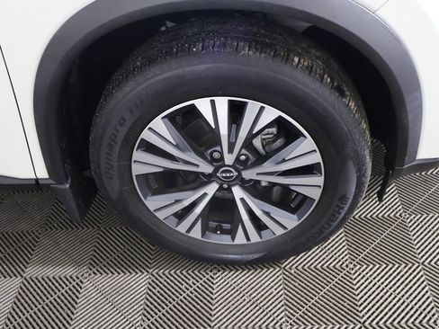 Used 2023 Nissan Rogue SV w/ SV Premium Package image 18