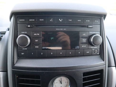 Used 2008 Chrysler Town & Country Touring image 37