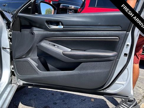Used 2022 Nissan Altima 2.5 SR FWD image 26