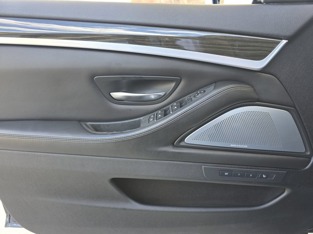 Used 2015 BMW M5 RWD image 19