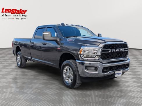 Used 2024 RAM 2500 Tradesman w/ Chrome Appearance Group image 7