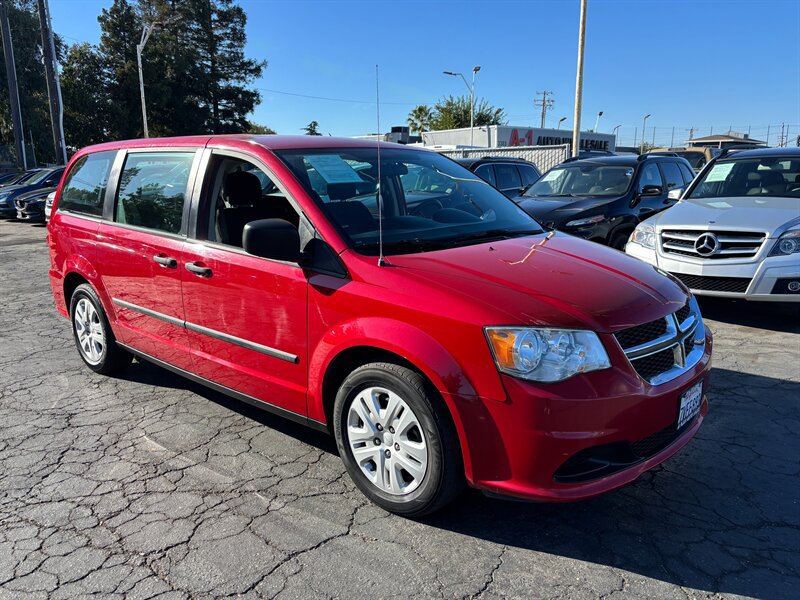 Used 2013 Dodge Grand Caravan American Value Package FWD image 2
