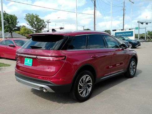 Used 2025 Lincoln Corsair FWD w/ Equipment Group 101A image 6